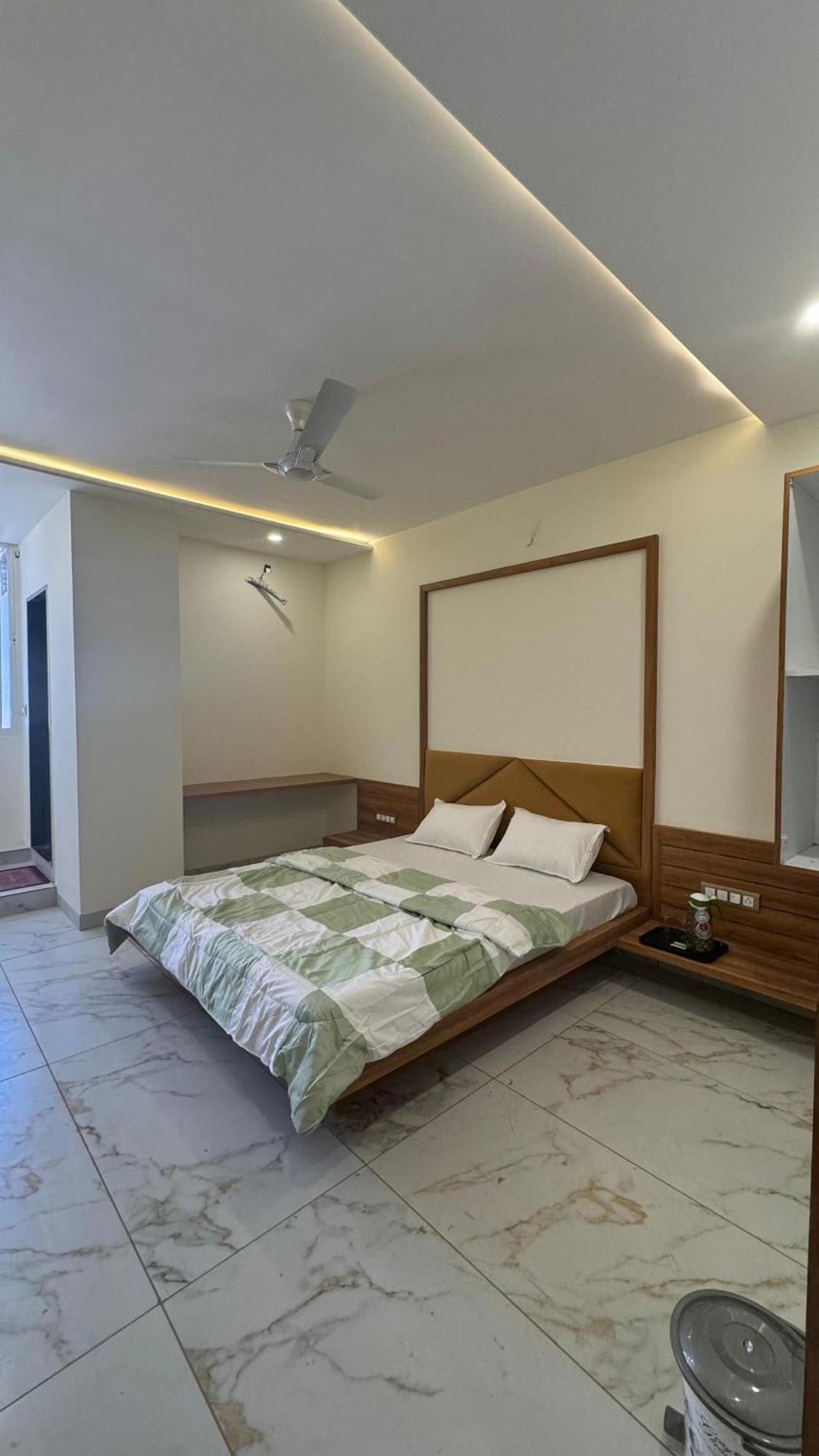 Hotel Prakasham Ujjain Exterior foto